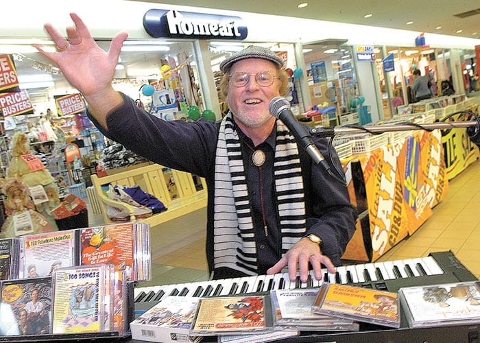 Moonta melodies evening with Graeme Howie