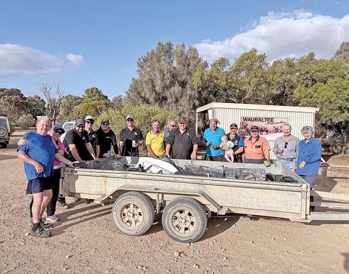 Clean up at Wauraltee Beach
