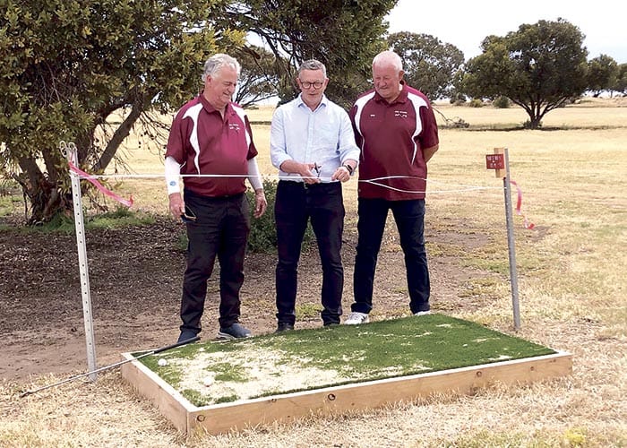 Port Victoria opens new golf course