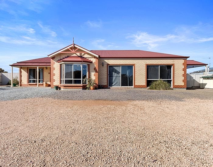 Spacious family living ready to enjoy