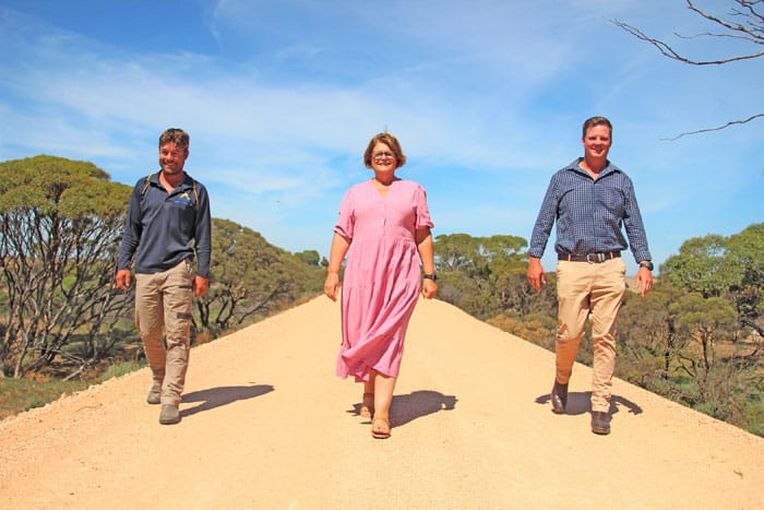 Shared path trailing along smoothly