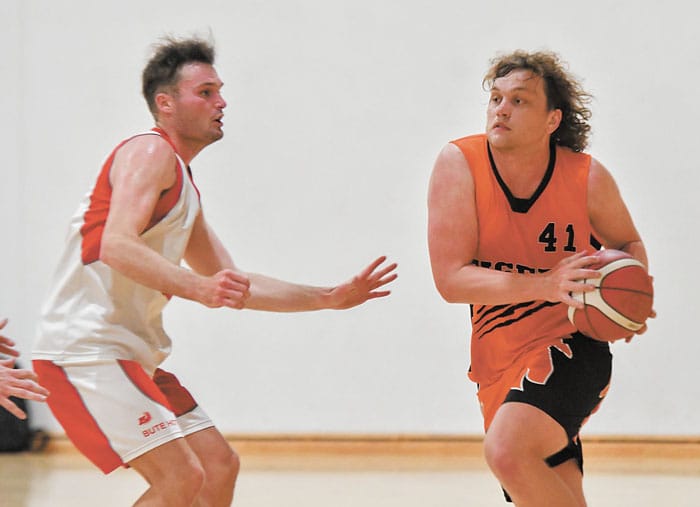 Basketball: Dogs triumph in one-point thriller