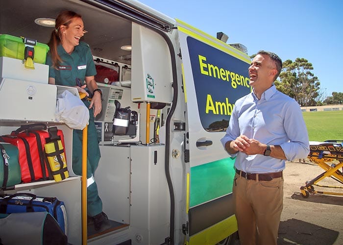 Cabinet arrival the Yorke of the town