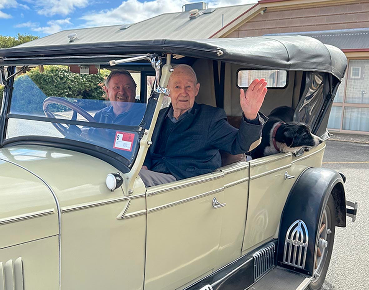 Gordon Murdoch celebrates 100 years with family and vintage flair