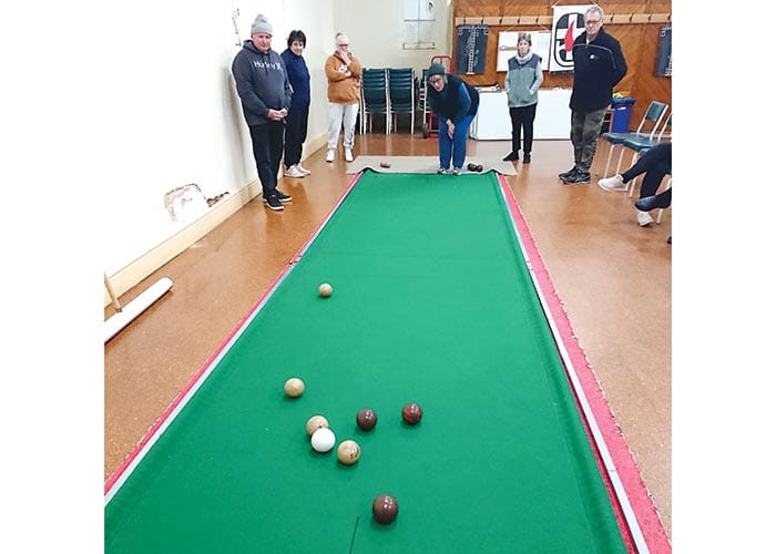 Cross Road indoor cush bowls