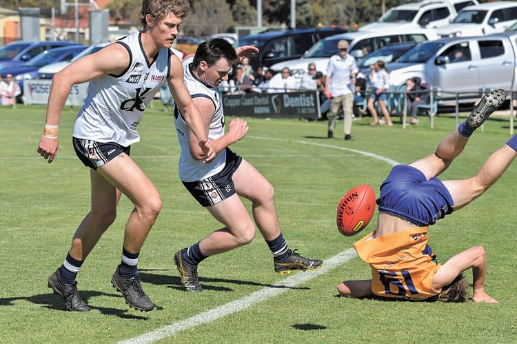 YPFL A grade first semifinal - Cougar kick after siren goes begging