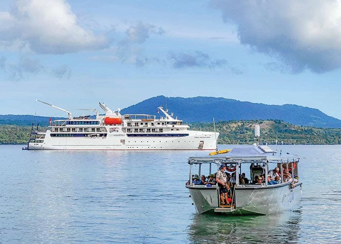 Tourism cruises in