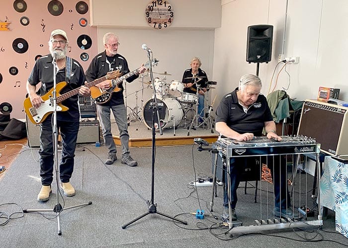 Meals and music at Wallaroo club