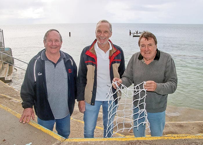 Barrier to tidal pool entry