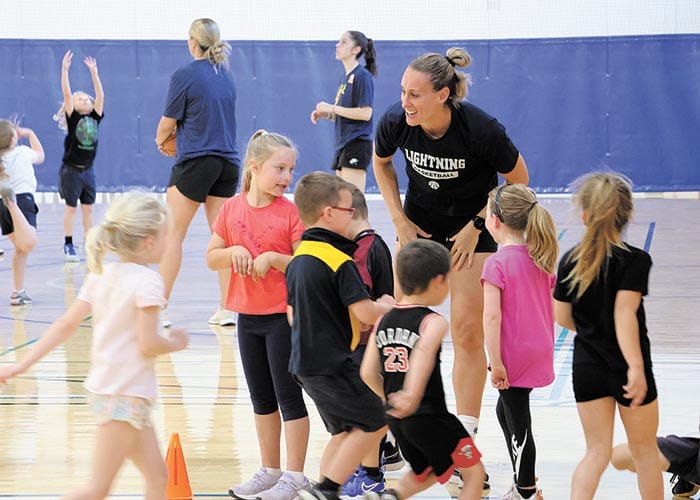 Junior hoopers learn from the Lightning