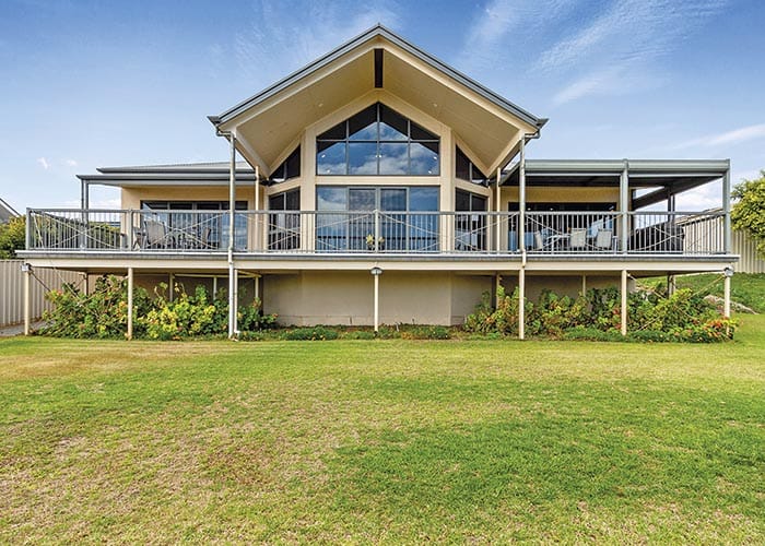 Prestige home with stunning views