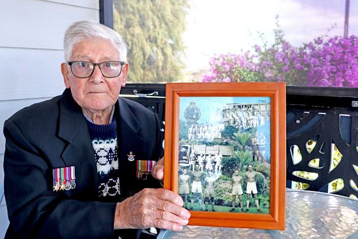 Anzac Day - WWII vet marches on
