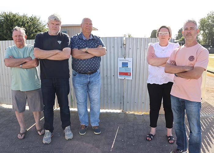 Edithburgh residents dig in to fight over telco tower location