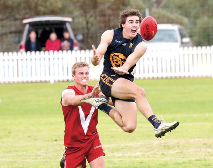 Football: Northern Areas ladder tightens