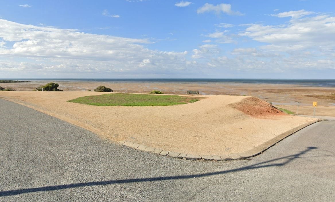 A battle for Port Clinton Anzac memorial
