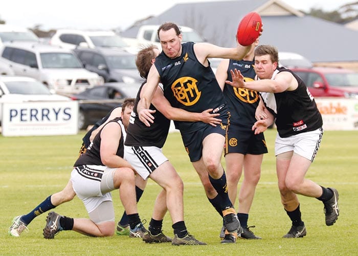 NAFA... Eagles hold out Magpies at home