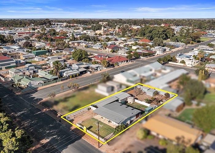 Short walk to Moonta’s main street