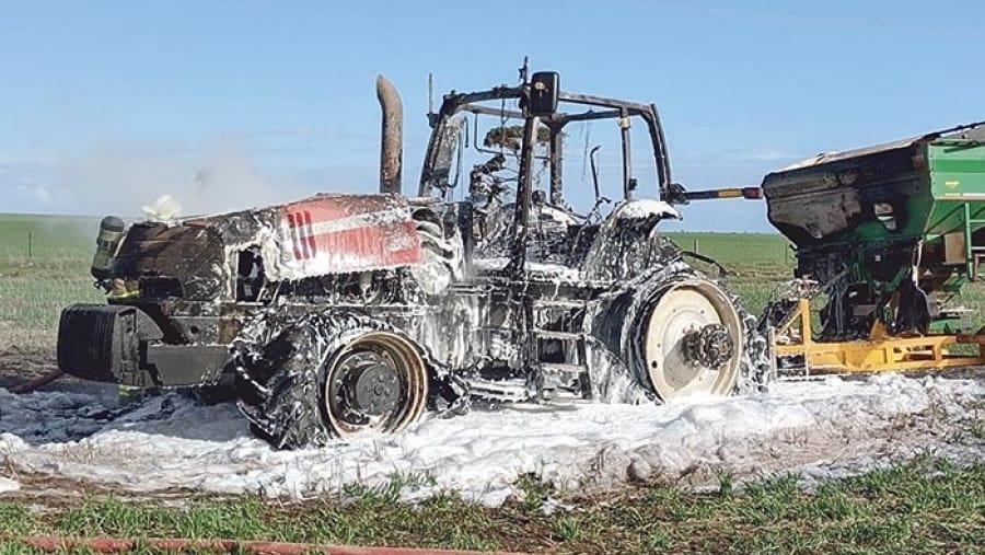 Tractor, spreader burned near Minlaton
