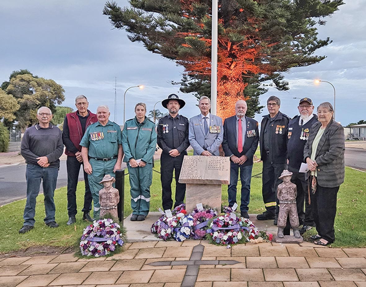Port Victoria honours ANZACs at dawn