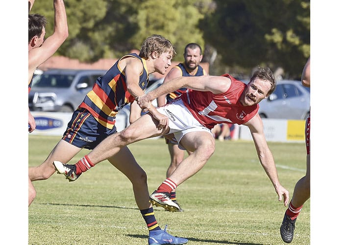 YPFL: Bute boosted to top after close win