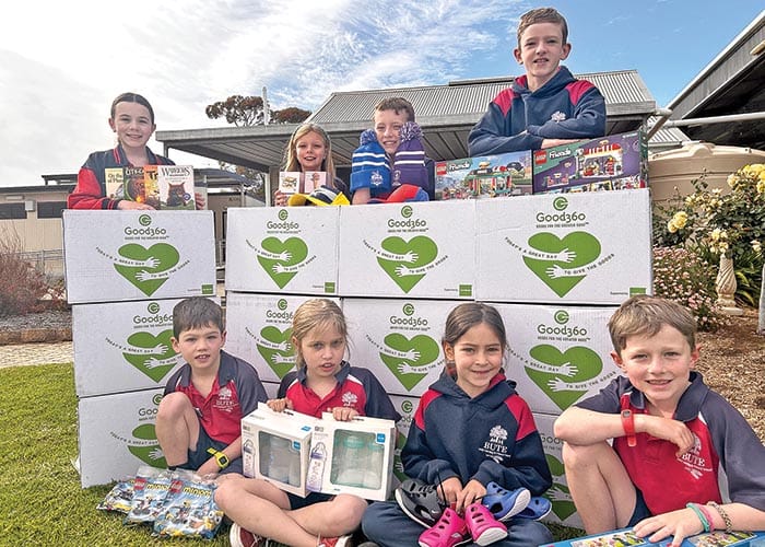 Students ask for help to spread Christmas cheer