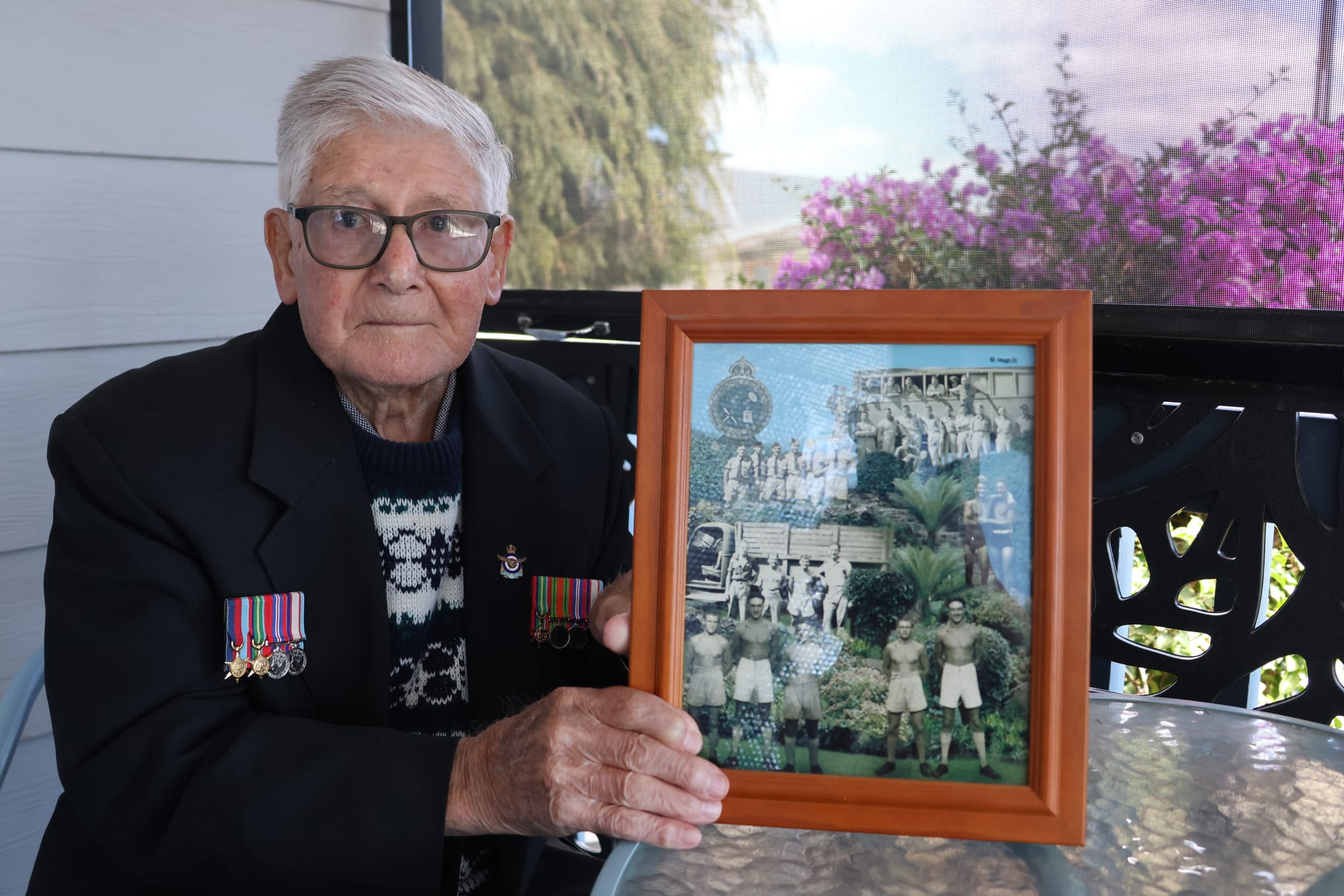 WWII vet dies travelling to dawn service