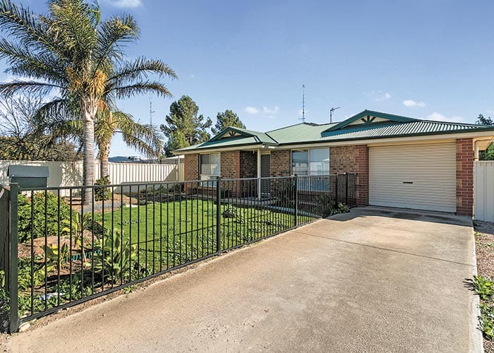 Vacant and ready to move into