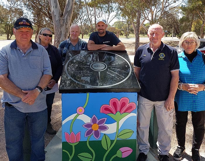 Polgreen Park directional compass rose complete