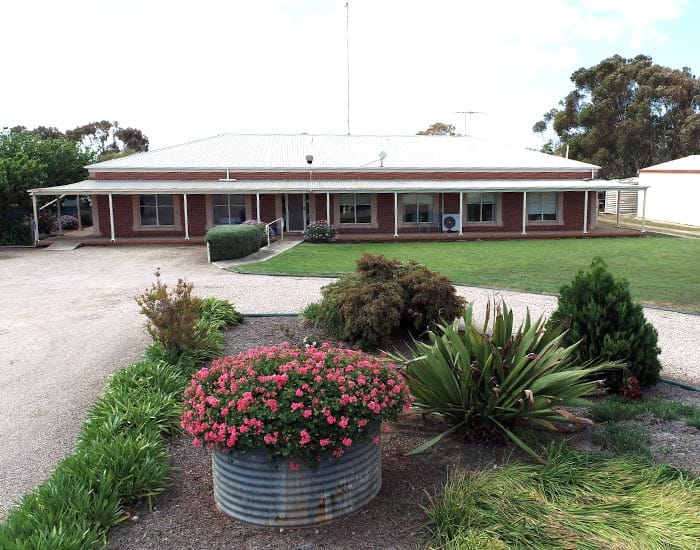 Coastal acreage in comfort