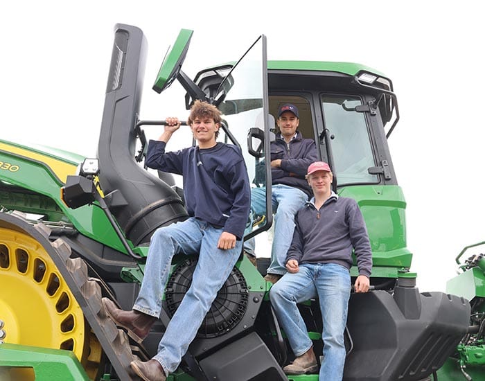 BIG RIGS AND BIG CROWDS