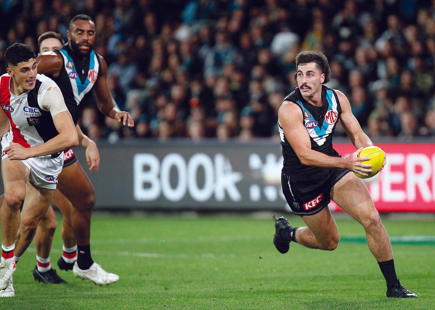 Hewett, Jones gear up for new AFL season