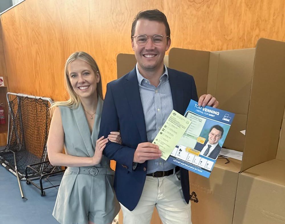 GREY STAYS BLUE, AUSTRALIA STAYS RED post image