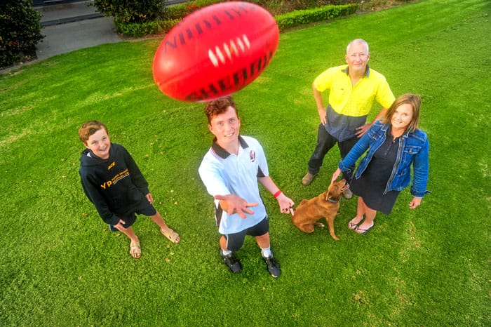 Vandepeer takes centre field post image