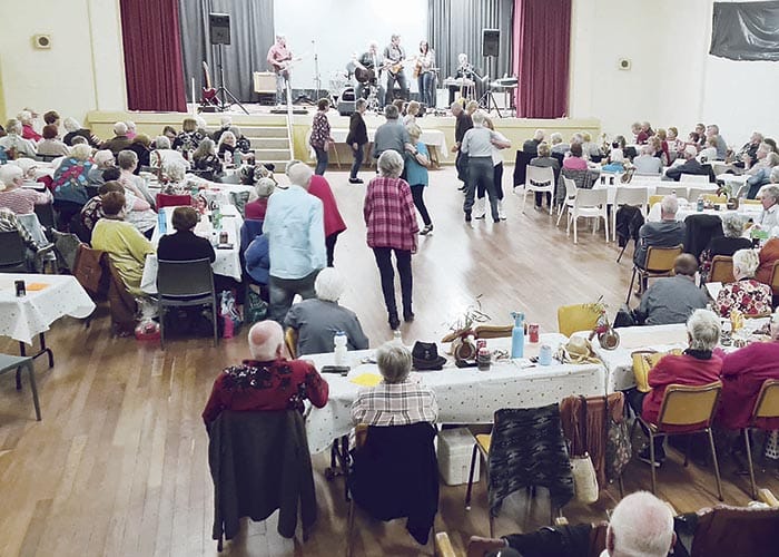 Country music lovers flock to Port Broughton post image