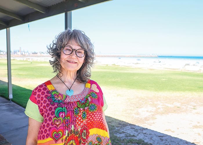 Wallaroo artist shines in Mallee post image