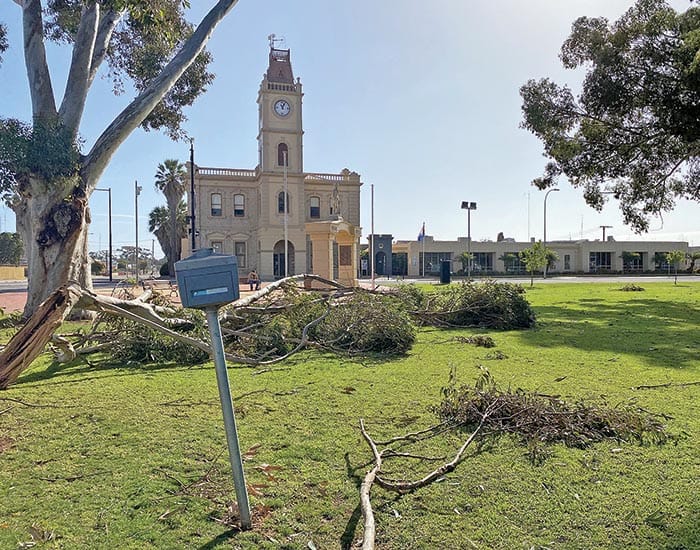“Tornado-like” winds rip across the peninsula post image