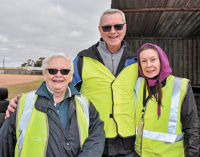 Crowds gather at swap meet post image