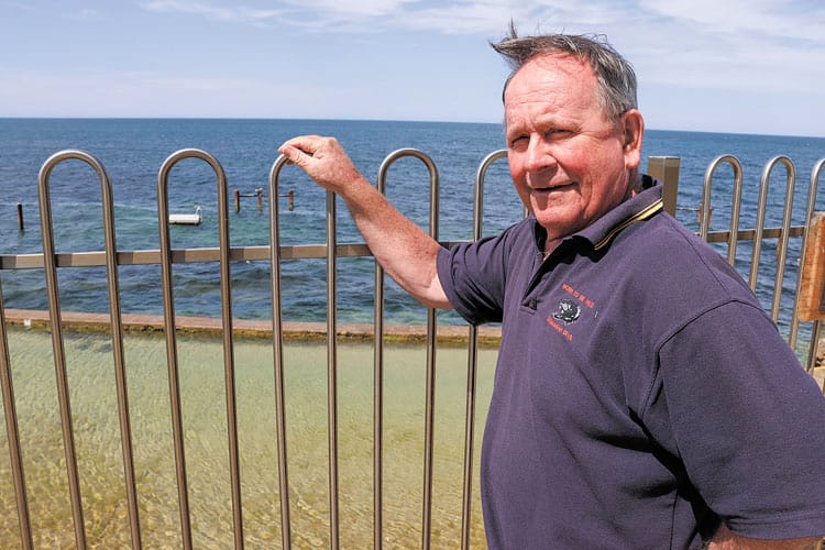 Shark safety swimming to Edithburgh post image