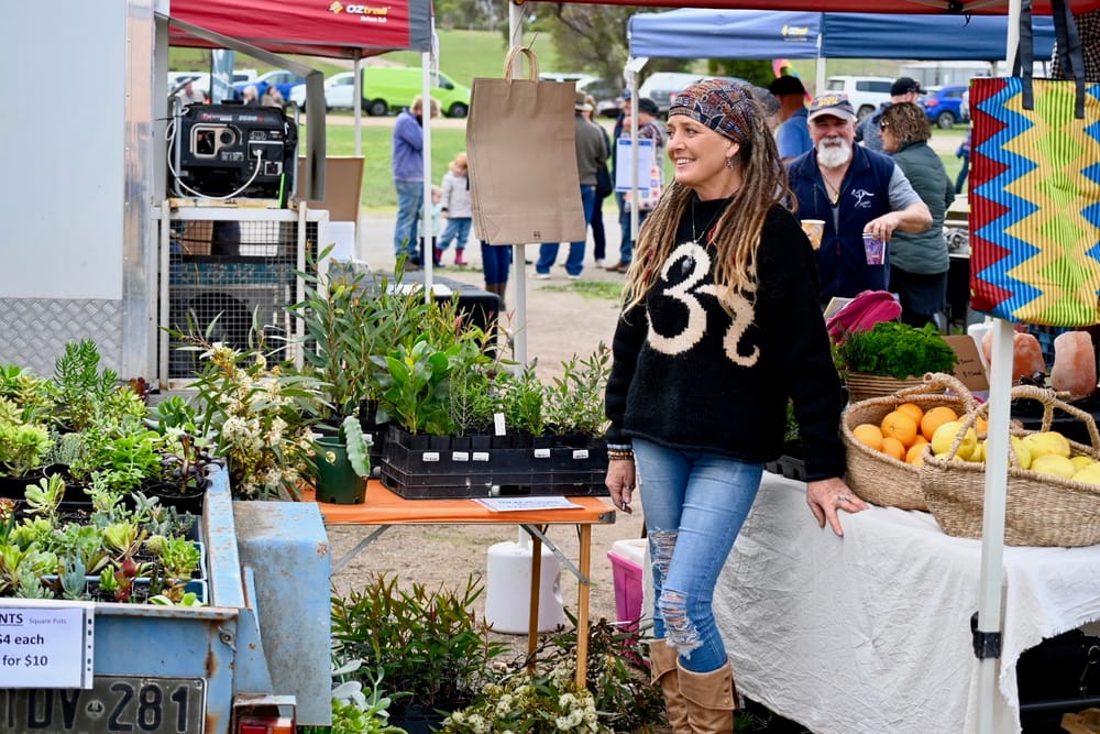Amazing crowds at Minlaton oval for PepperTree Market post image