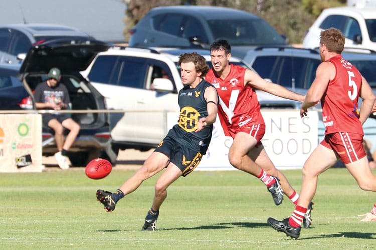 NAFA: Roosters run rampant in heavyweight clash post image