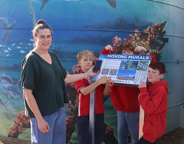 Moving murals at Warooka post image