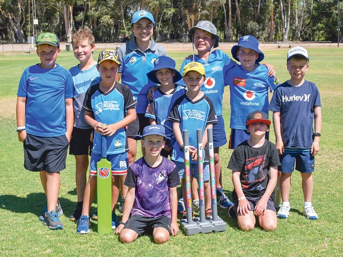 Adelaide Strikers hold clinic for keen junior cricketers post image