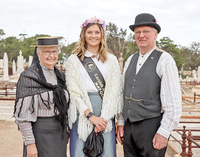 Dressing the Graves to honour local residents post image