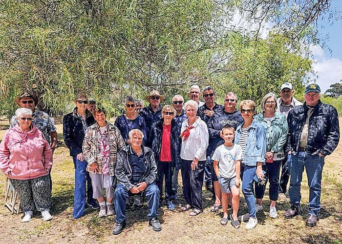 Local birdos visit McCauley Park post image