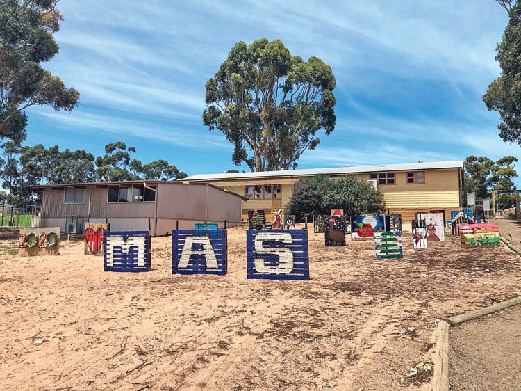 Pallet display lights up MAS post image