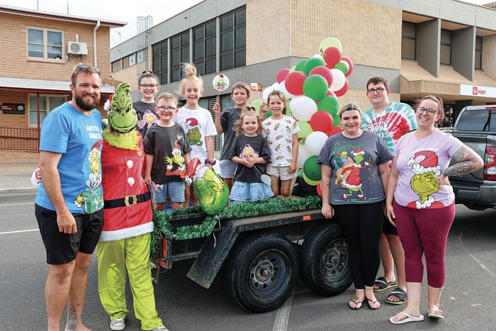 Enter a float for Christmas in Kadina post image