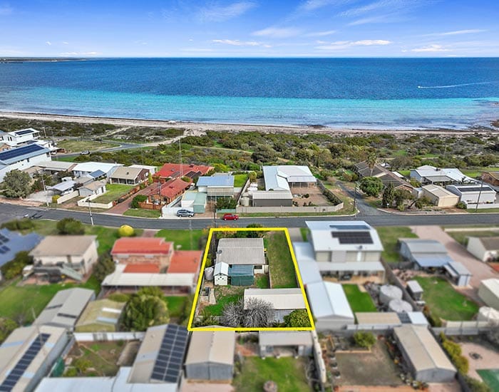 Cosy coastal retreat at North Beach post image