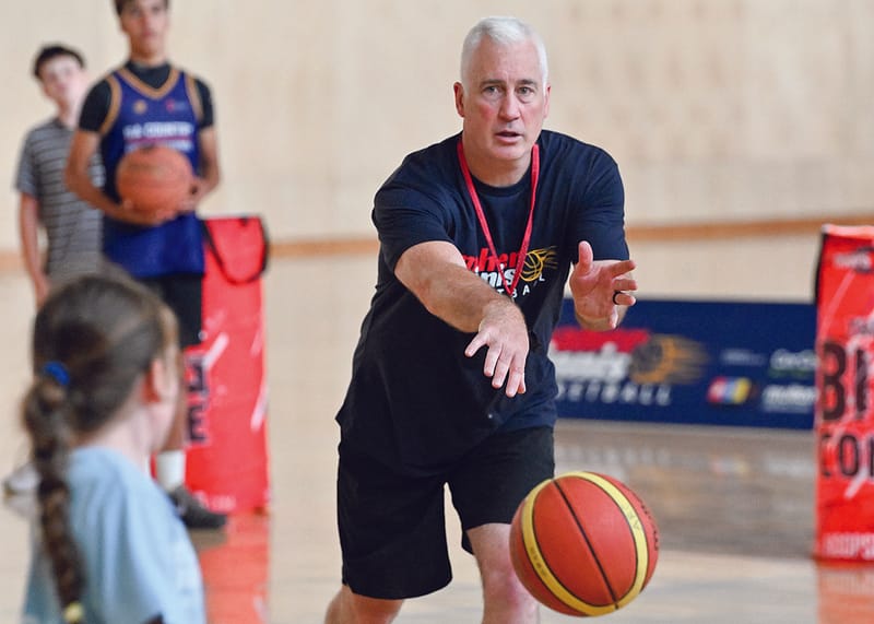 Basketball legends run junior clinic in Kadina post image